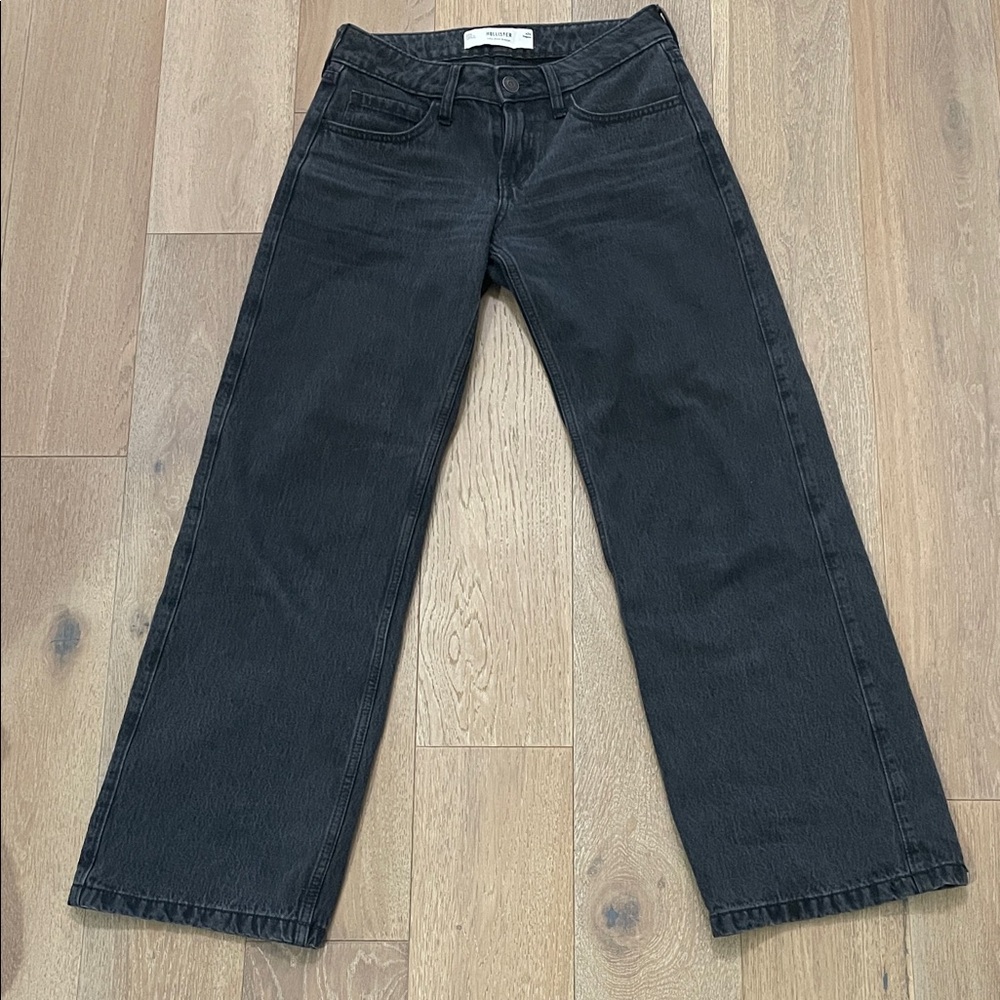 Hollister Women’s Black Washed Low-Rise Baggy Jeans